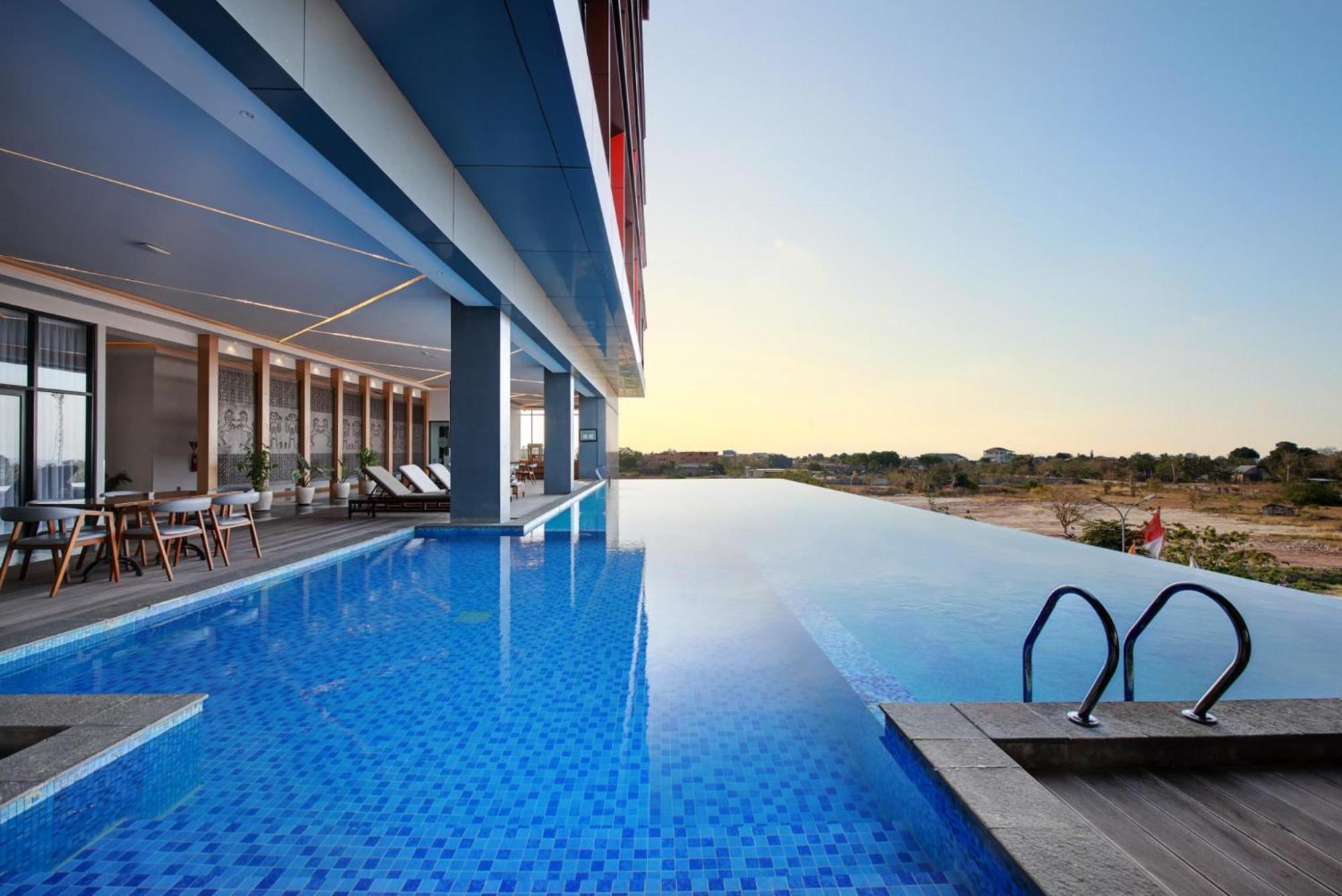 Harper Kupang By Aston Hotel Exterior foto